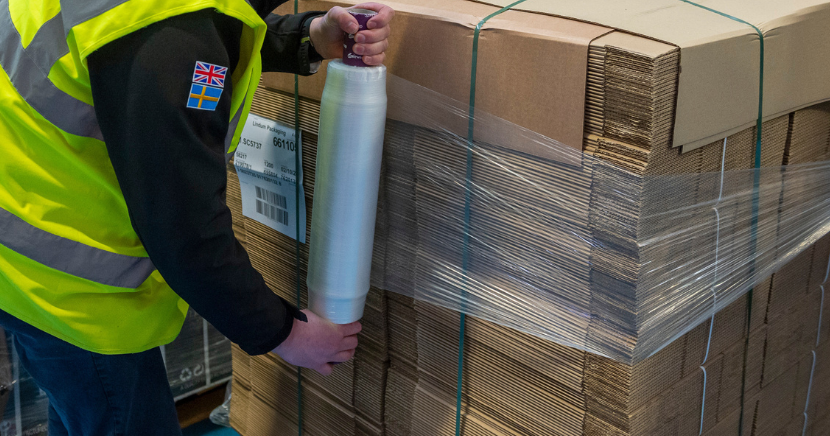 Hand vs. Machine Stretch Wrapping Pros & Cons | Lindum